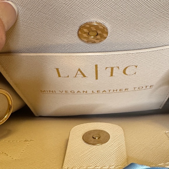 LA | TC White Fluent Designer Tote Bag with Colorful Scarf Accent - Picture 6 of 7